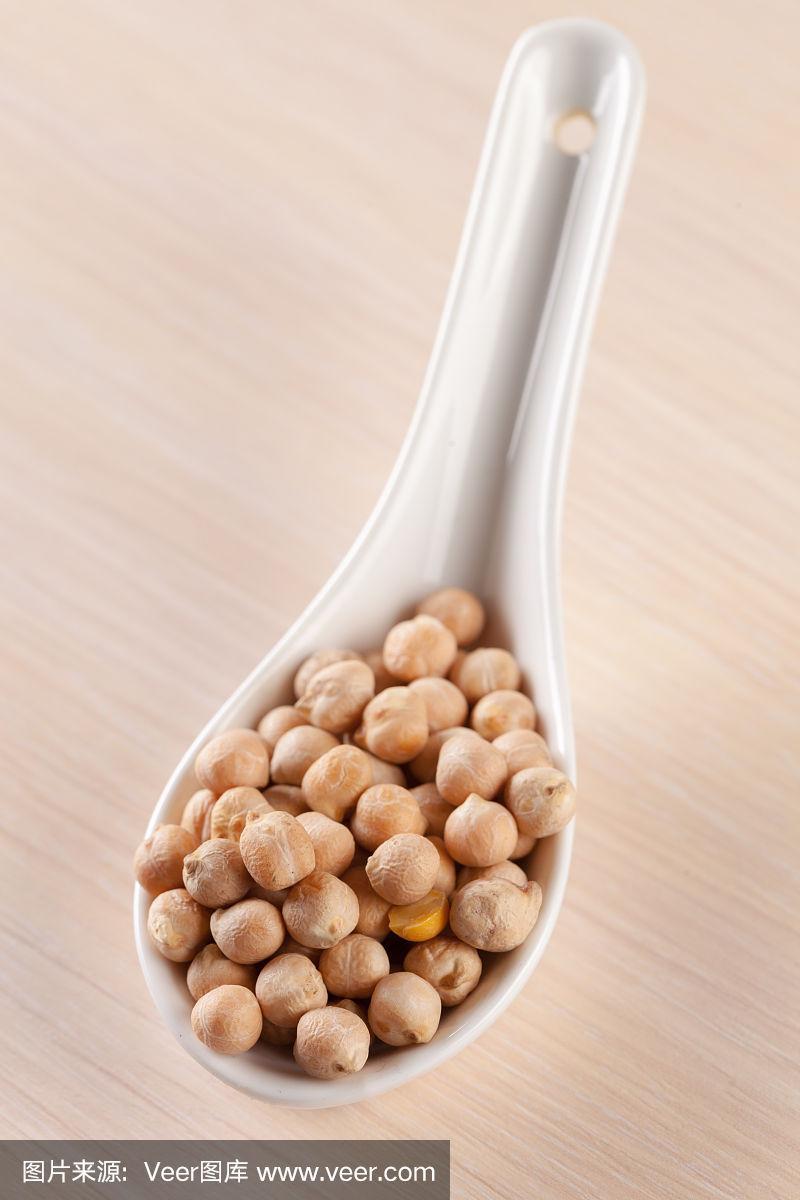 混合干豆与干豆网络科技 从传统食材到数字生态的跨界启示